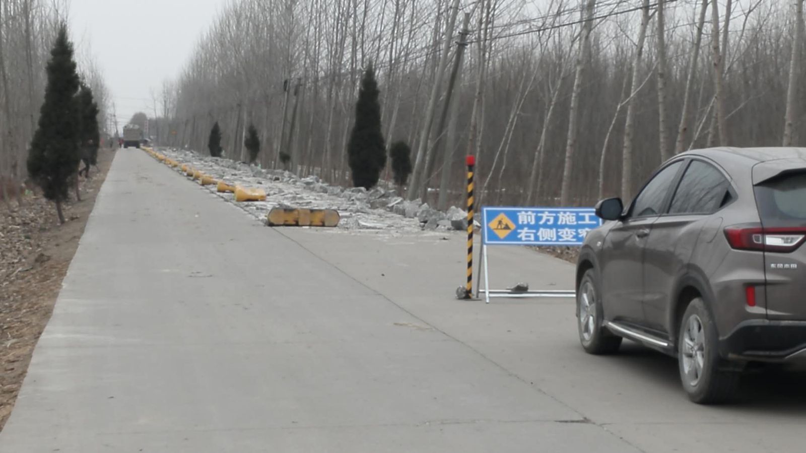 公交集团海通公司上路上线调研122路线保障市民出行